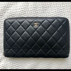 Chanel LARGE black zip wallet AUTHENTIC